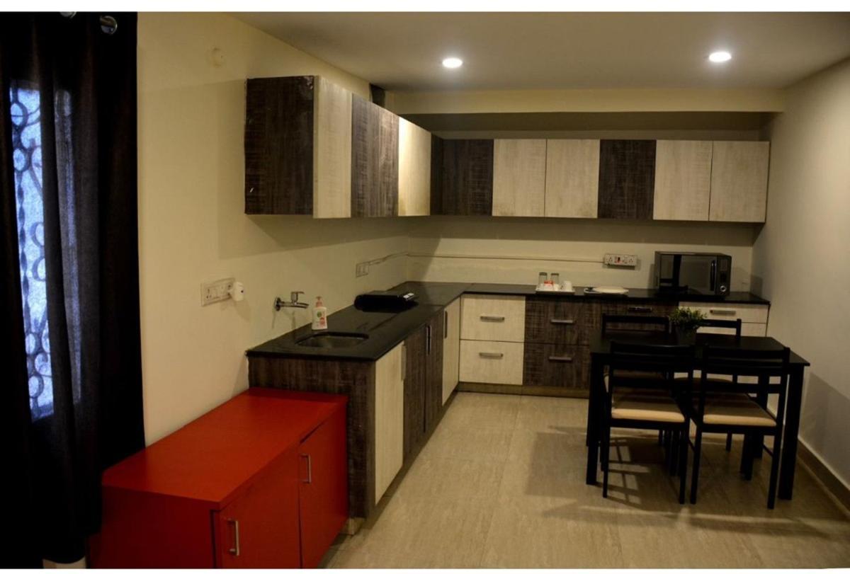 The Butterfly Luxury Serviced Apartments ヴィシャーカパトナム エクステリア 写真