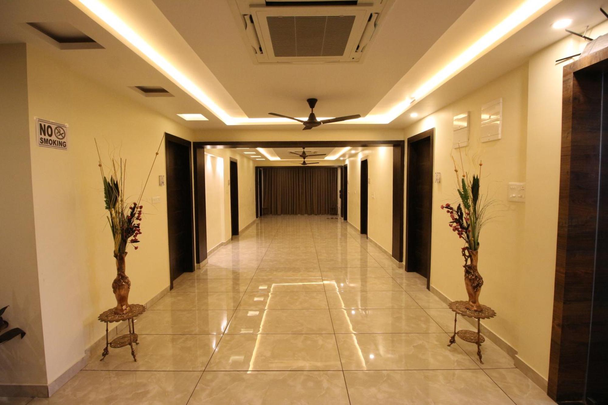 The Butterfly Luxury Serviced Apartments ヴィシャーカパトナム エクステリア 写真