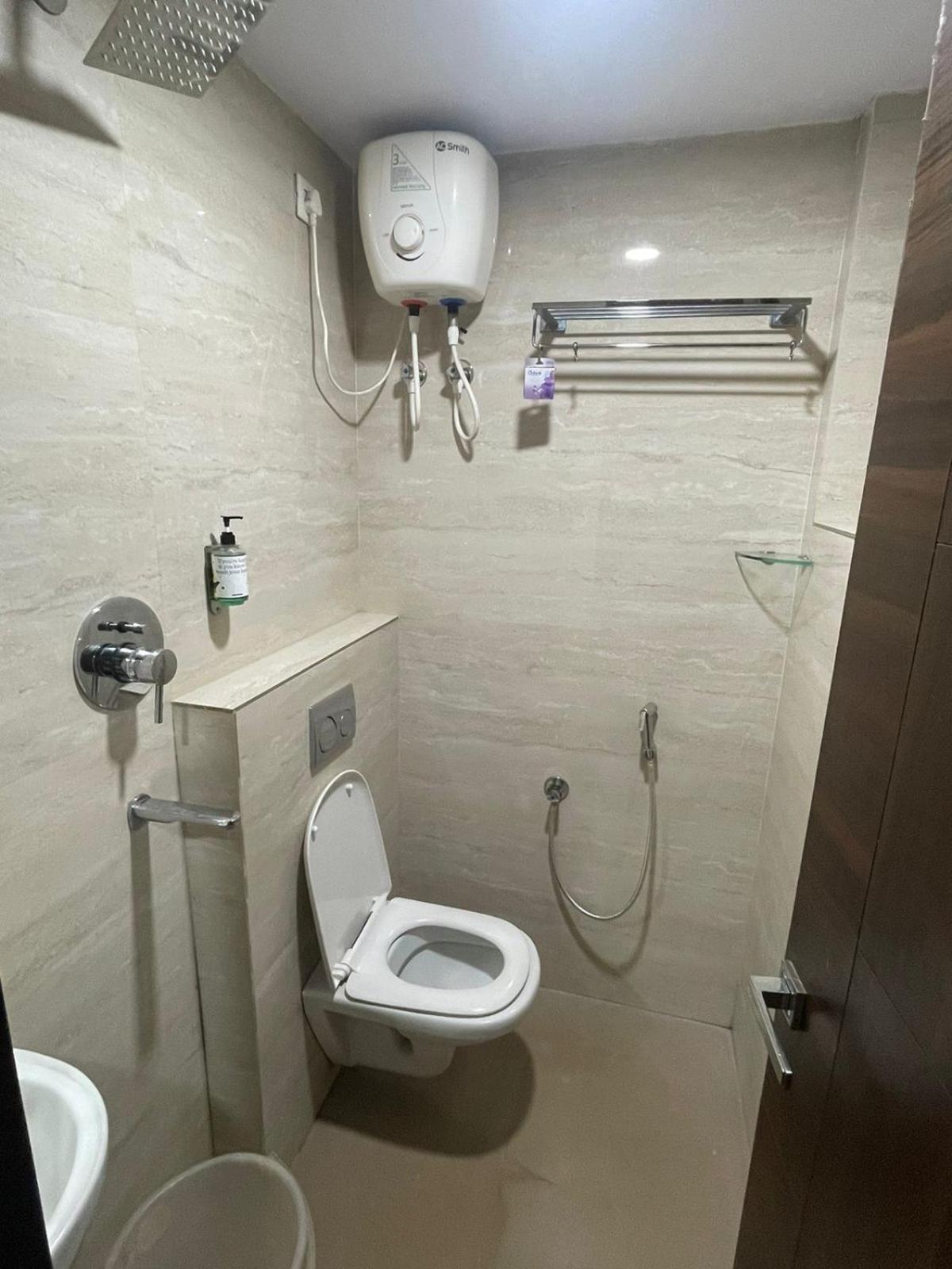 The Butterfly Luxury Serviced Apartments ヴィシャーカパトナム エクステリア 写真